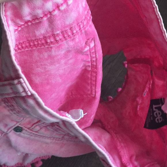 Girls pink Lee short shorts. Size 12. - Picture 3 of 6